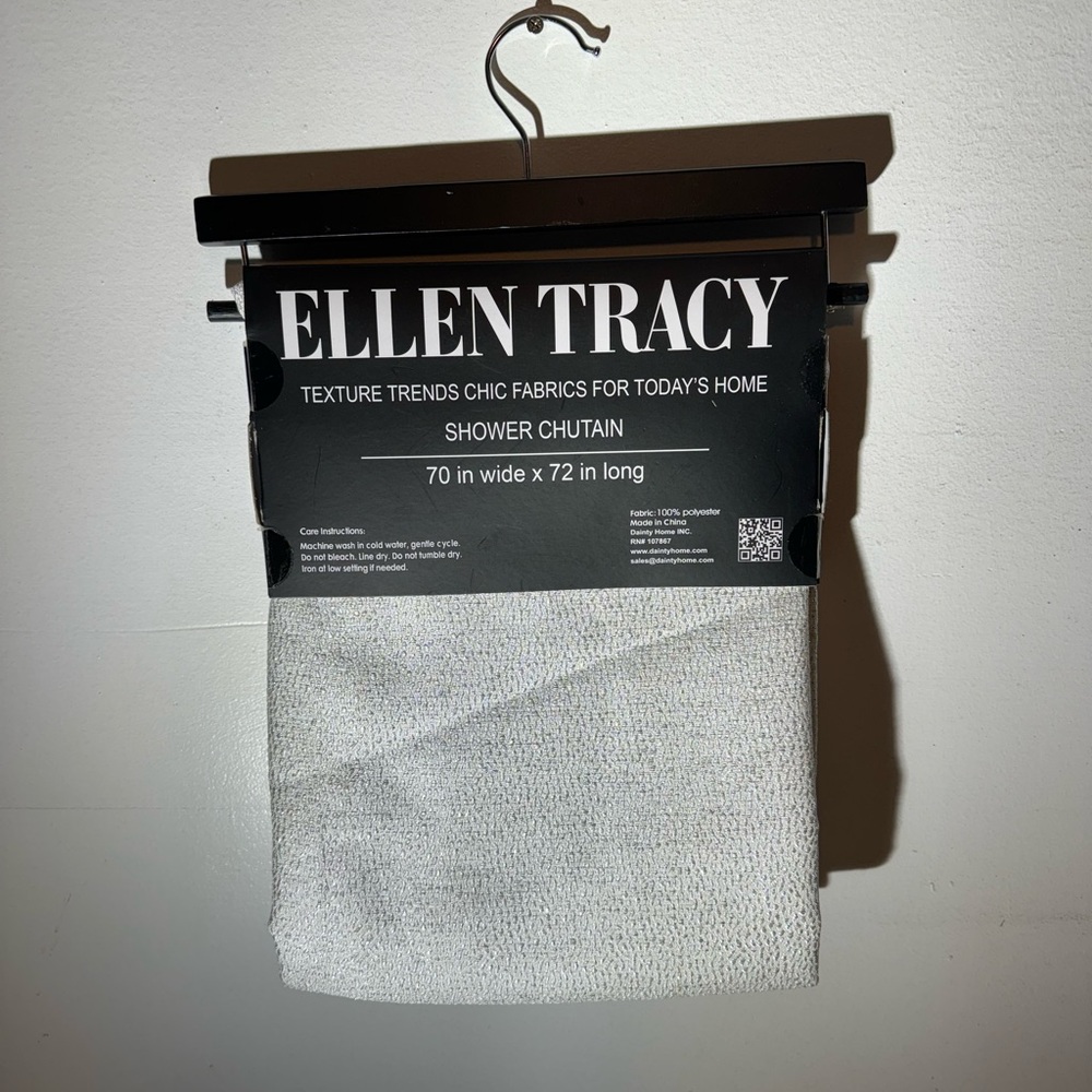 ELLEN TRACY SHOWER CURTAIN WHITE/SILVER 100% POLYESTER 70 X 72 NEW
